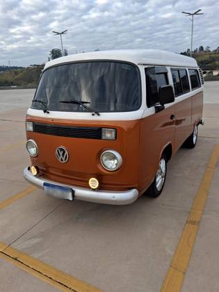 VOLKSWAGEN KOMBI 1.6 MI STD 8V GASOLINA 3P MANUAL